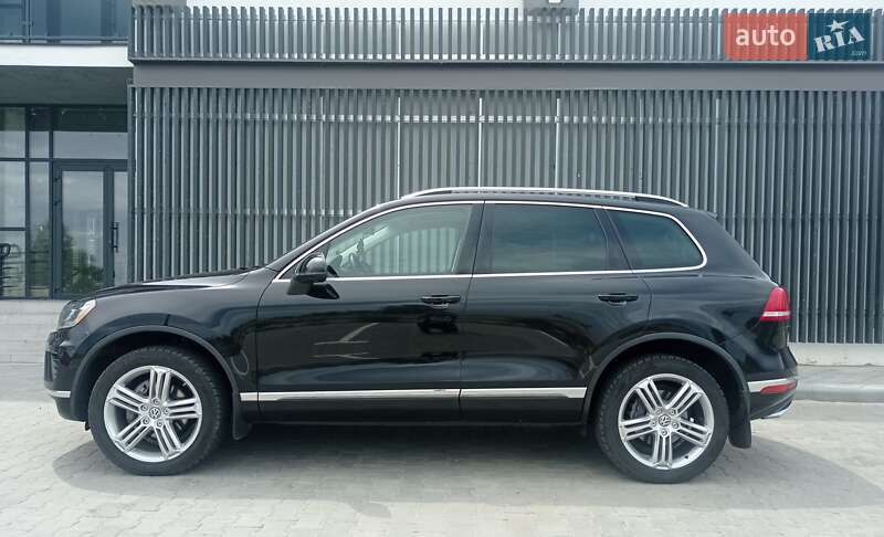Позашляховик / Кросовер Volkswagen Touareg 2014 в Черкасах