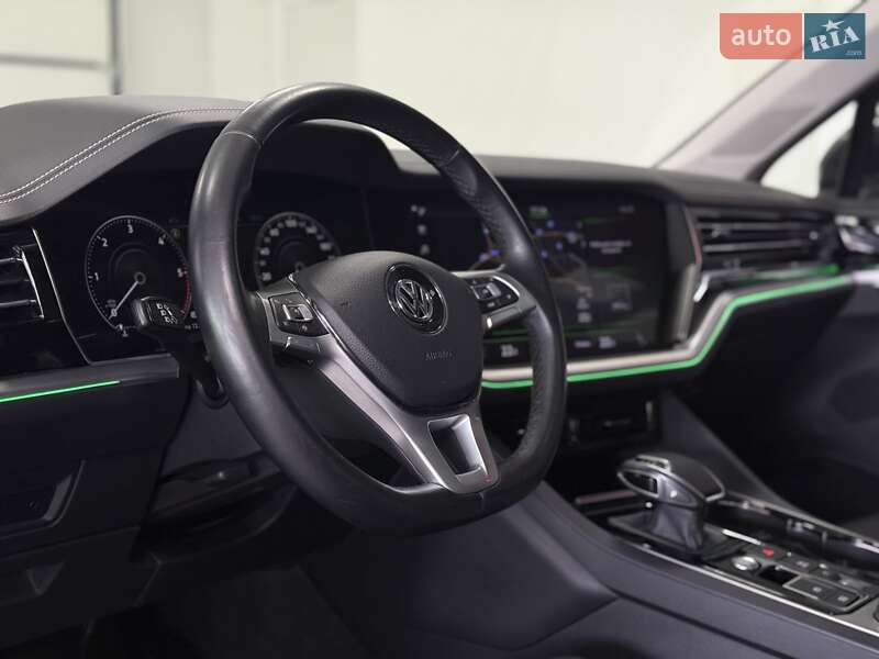 Позашляховик / Кросовер Volkswagen Touareg 2019 в Тернополі