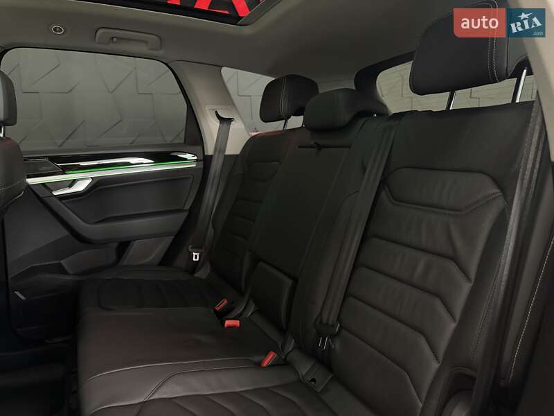 Позашляховик / Кросовер Volkswagen Touareg 2019 в Тернополі