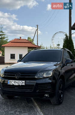 Позашляховик / Кросовер Volkswagen Touareg 2011 в Золочеві