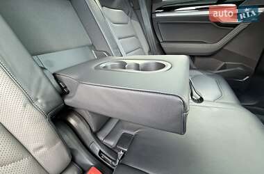 Позашляховик / Кросовер Volkswagen Touareg 2022 в 