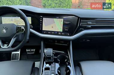 Позашляховик / Кросовер Volkswagen Touareg 2022 в 