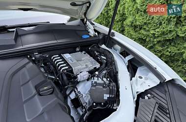 Позашляховик / Кросовер Volkswagen Touareg 2022 в 