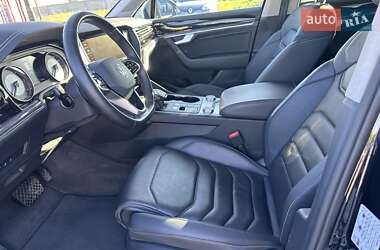 Внедорожник / Кроссовер Volkswagen Touareg 2021 в 