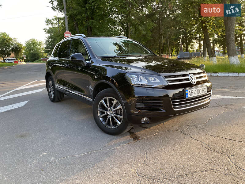 Внедорожник / Кроссовер Volkswagen Touareg 2013 в Виннице