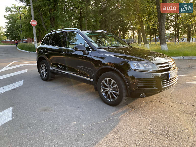 Внедорожник / Кроссовер Volkswagen Touareg 2013 в Виннице
