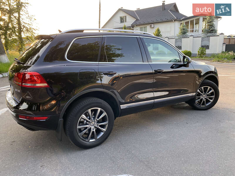 Внедорожник / Кроссовер Volkswagen Touareg 2013 в Виннице