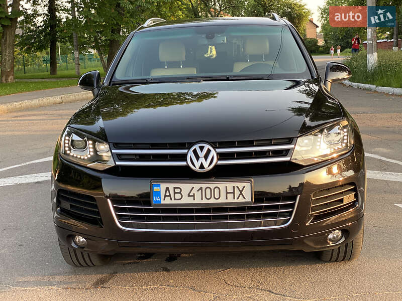 Внедорожник / Кроссовер Volkswagen Touareg 2013 в Виннице