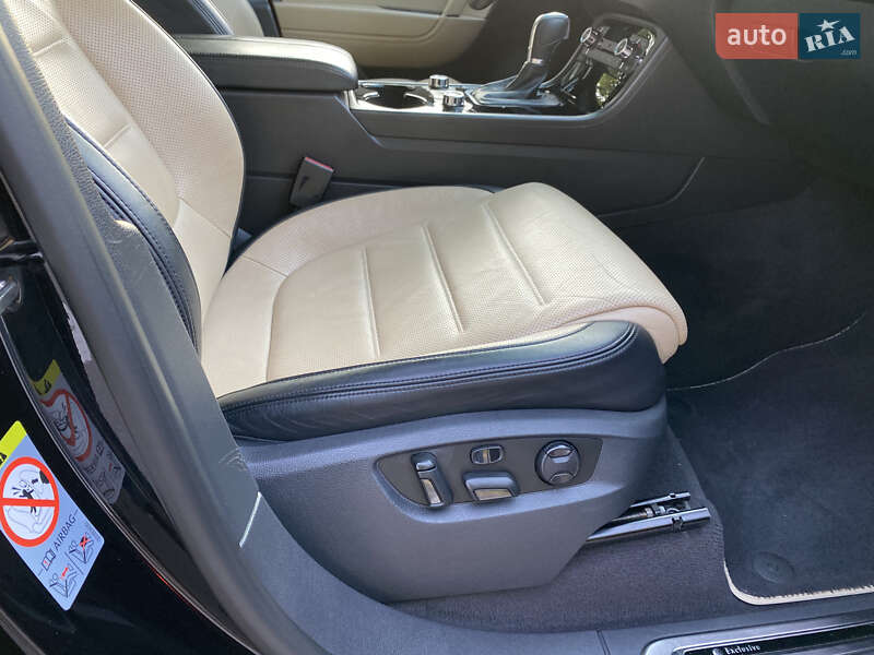 Внедорожник / Кроссовер Volkswagen Touareg 2013 в Виннице