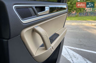 Внедорожник / Кроссовер Volkswagen Touareg 2013 в 