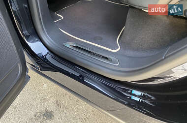 Внедорожник / Кроссовер Volkswagen Touareg 2013 в 