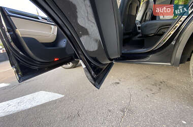 Внедорожник / Кроссовер Volkswagen Touareg 2013 в 