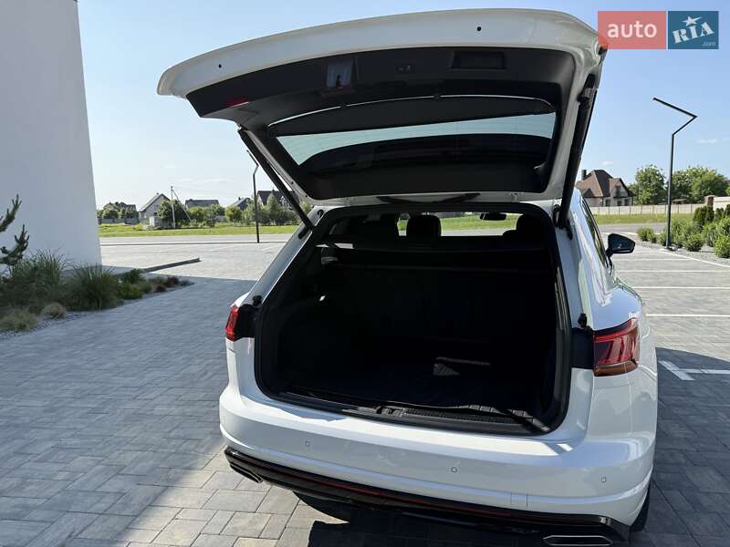 Внедорожник / Кроссовер Volkswagen Touareg 2019 в Луцке