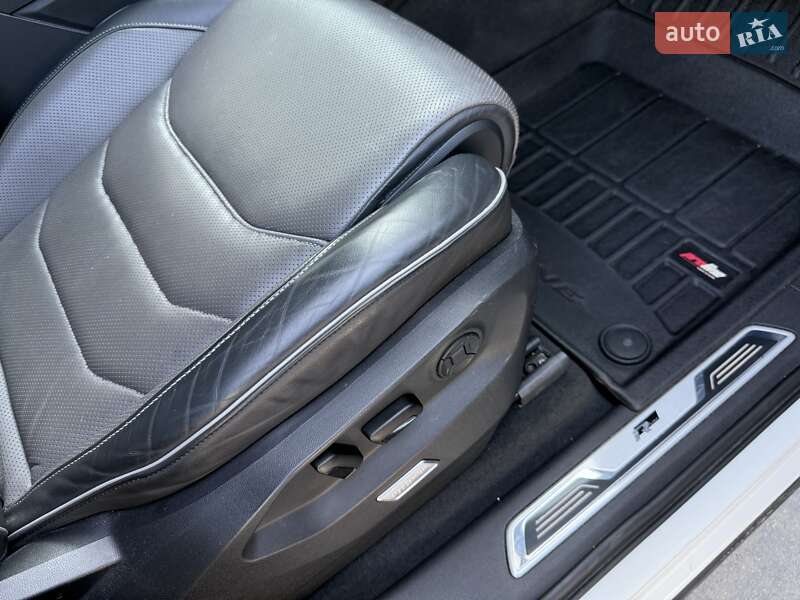 Внедорожник / Кроссовер Volkswagen Touareg 2019 в Луцке