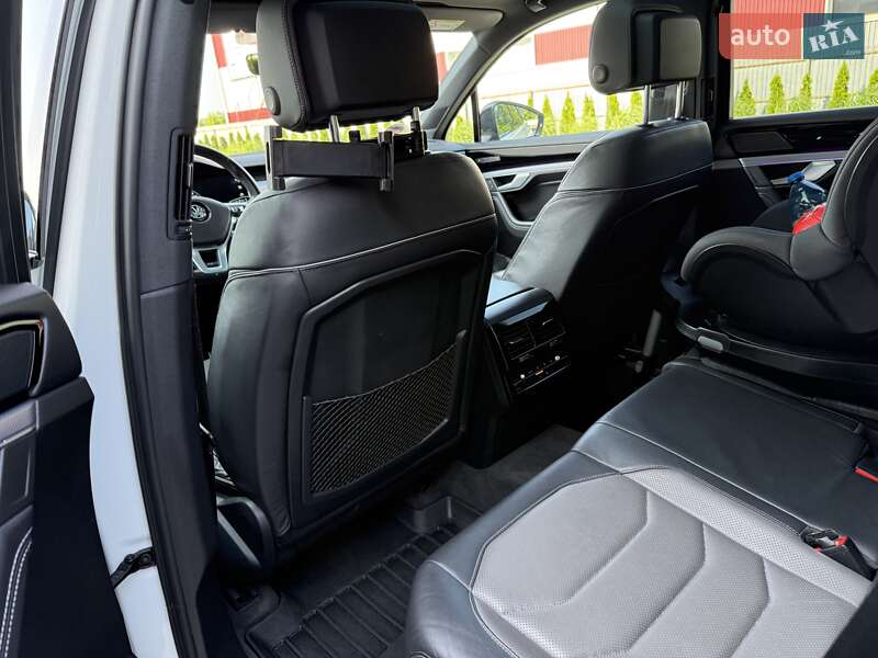Внедорожник / Кроссовер Volkswagen Touareg 2019 в Луцке