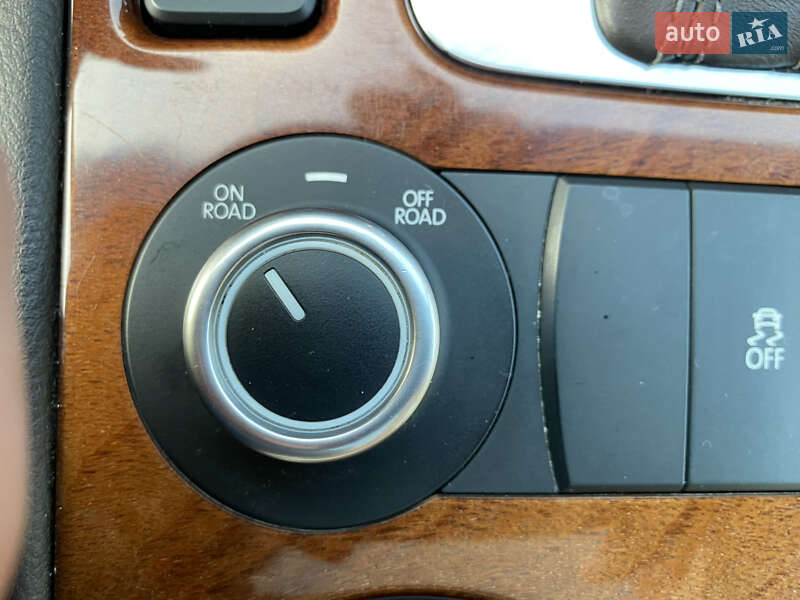 Внедорожник / Кроссовер Volkswagen Touareg 2014 в Виннице