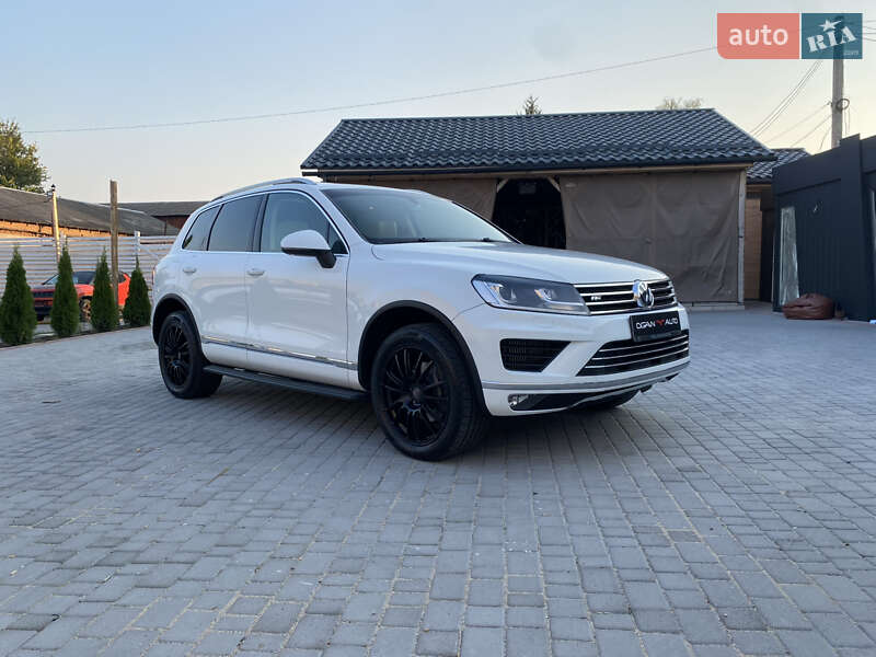 Внедорожник / Кроссовер Volkswagen Touareg 2014 в Виннице