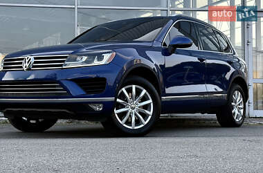 Внедорожник / Кроссовер Volkswagen Touareg 2016 в 