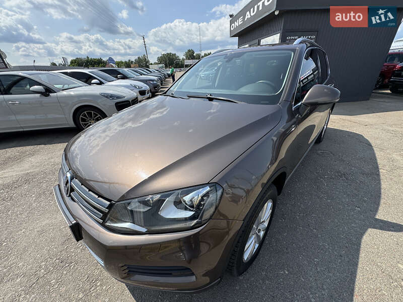 Позашляховик / Кросовер Volkswagen Touareg 2012 в Києві