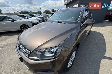 Внедорожник / Кроссовер Volkswagen Touareg 2012 в 