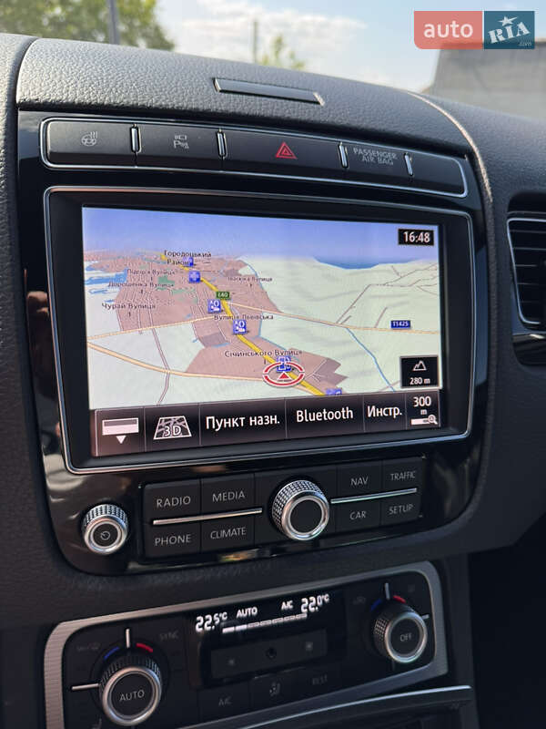 Внедорожник / Кроссовер Volkswagen Touareg 2016 в Дрогобыче