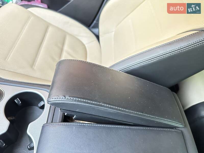 Внедорожник / Кроссовер Volkswagen Touareg 2017 в Белгороде-Днестровском