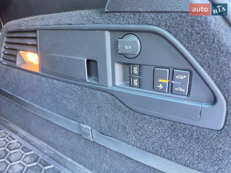 Внедорожник / Кроссовер Volkswagen Touareg 2017 в Белгороде-Днестровском