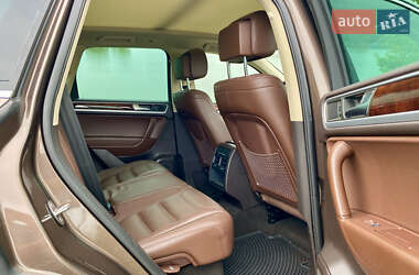 Позашляховик / Кросовер Volkswagen Touareg 2011 в Києві