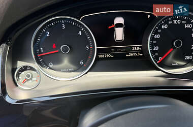 Позашляховик / Кросовер Volkswagen Touareg 2013 в Києві