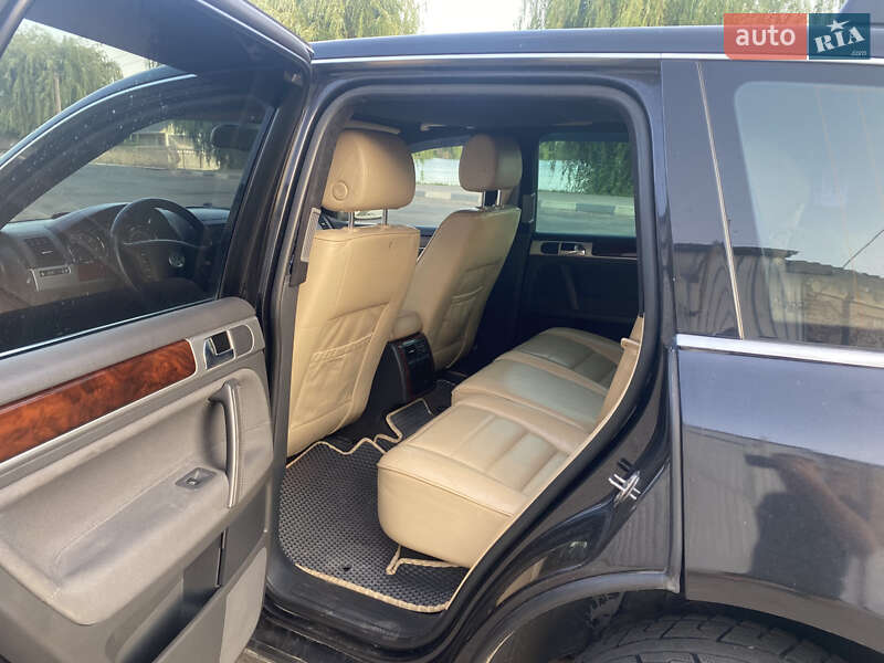 Позашляховик / Кросовер Volkswagen Touareg 2006 в Тростянці