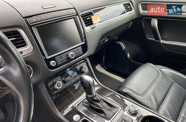Внедорожник / Кроссовер Volkswagen Touareg 2018 в 