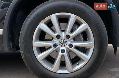 Внедорожник / Кроссовер Volkswagen Touareg 2018 в 
