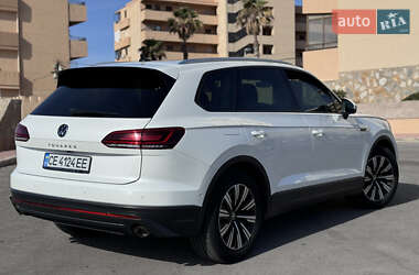 Внедорожник / Кроссовер Volkswagen Touareg 2021 в 