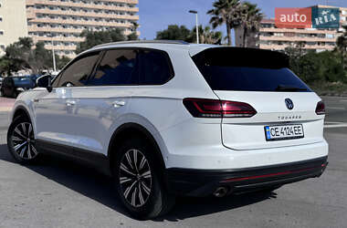 Внедорожник / Кроссовер Volkswagen Touareg 2021 в 