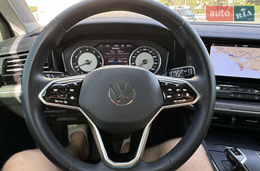 Внедорожник / Кроссовер Volkswagen Touareg 2021 в 
