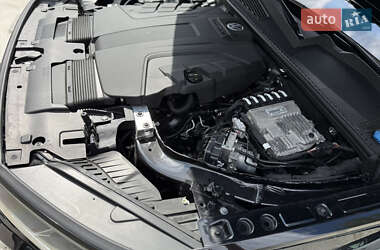 Внедорожник / Кроссовер Volkswagen Touareg 2021 в 