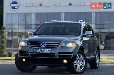 Внедорожник / Кроссовер Volkswagen Touareg 2003 в Черновцах