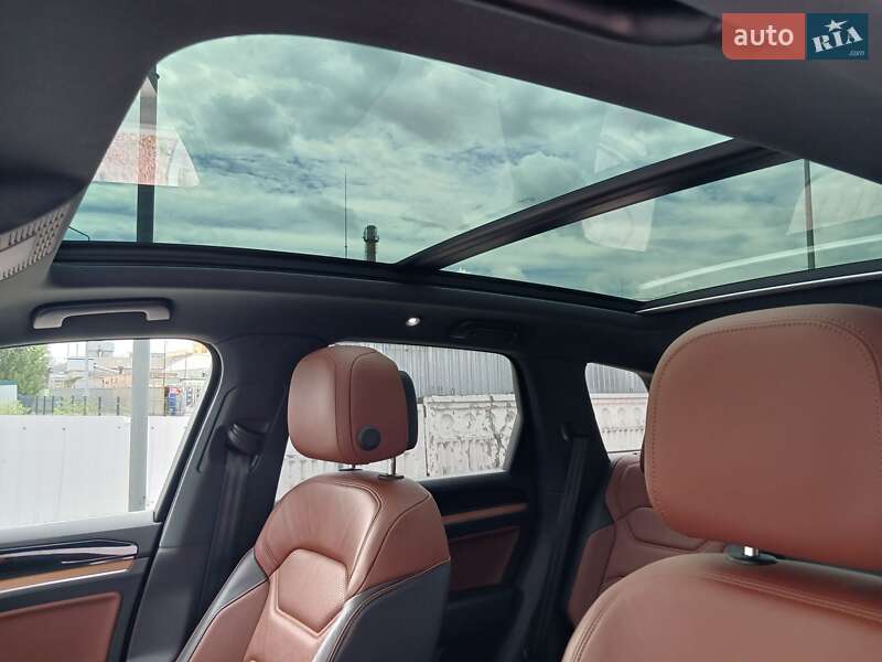 Внедорожник / Кроссовер Volkswagen Touareg 2018 в Киеве