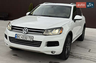 Внедорожник / Кроссовер Volkswagen Touareg 2012 в Львове