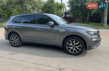 Внедорожник / Кроссовер Volkswagen Touareg 2020 в 