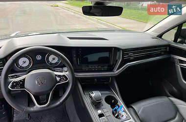 Внедорожник / Кроссовер Volkswagen Touareg 2020 в 