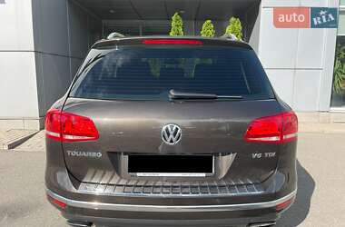 Внедорожник / Кроссовер Volkswagen Touareg 2015 в 