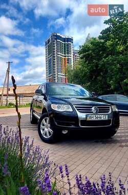 Внедорожник / Кроссовер Volkswagen Touareg 2007 в 