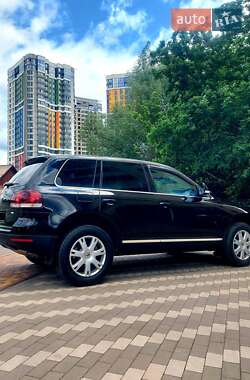Внедорожник / Кроссовер Volkswagen Touareg 2007 в 