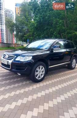 Внедорожник / Кроссовер Volkswagen Touareg 2007 в 