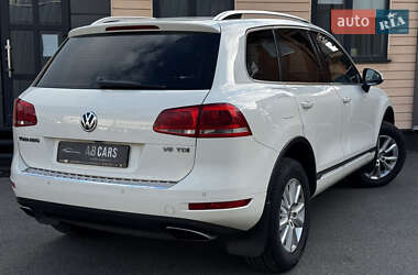 Внедорожник / Кроссовер Volkswagen Touareg 2011 в 