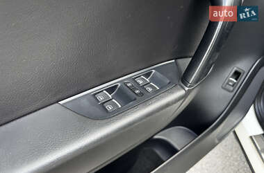 Внедорожник / Кроссовер Volkswagen Touareg 2011 в 