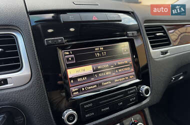Внедорожник / Кроссовер Volkswagen Touareg 2011 в 
