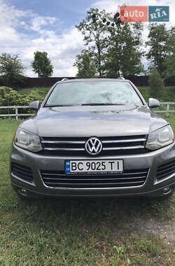 Внедорожник / Кроссовер Volkswagen Touareg 2011 в 