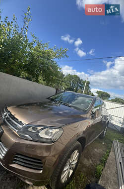 Позашляховик / Кросовер Volkswagen Touareg 2014 в Києві